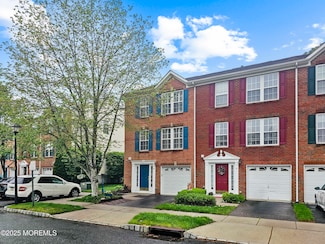 6 New Castle St, Farmingdale, NJ 07727
