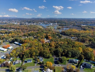 36R Nod Brook Rd, Wallingford, CT 06492