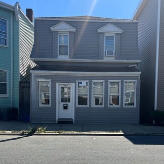 869 Saratoga St, Boston, MA 02128