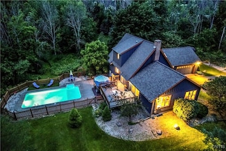 4009 Thomas Rd, Cazenovia, NY 13035