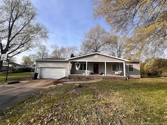 532 Beechwood Dr, Charlestown, IN 47111