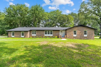 305 Twelve Oaks Rd, Tullahoma, TN 37388