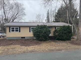 158 Horseshoe Ave, Hartford, VT 05047