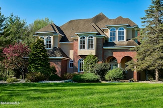 1 Pheasant Way, Pittsfield, MA 01201