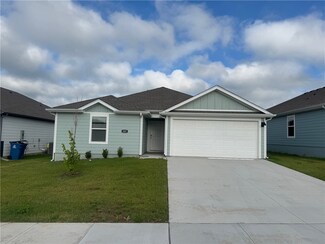 307 NW Granny Smith St, Gentry, AR 72734