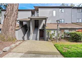 8942 SW Fairview Place Unit 9, Portland, OR 97223