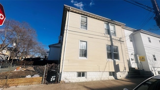 22-01 125th St, College Point, NY 11356