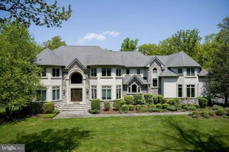 14 Alexander Dr, Flemington, NJ 08822