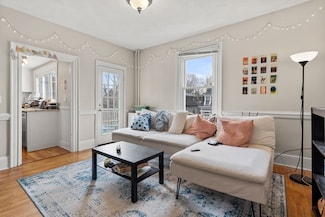 68 Pleasant St Unit B, Cambridge, MA 02139
