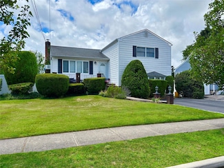107 Intervale Ave, Farmingdale, NY 11735