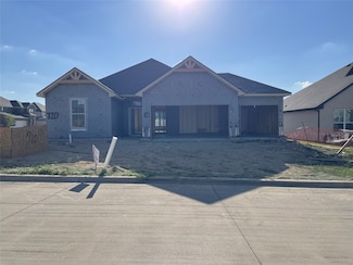 710 Broken Bow Ln, Cleburne, TX 76033