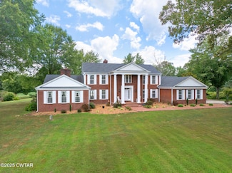 700 Dick Barry Ln, Lexington, TN 38351