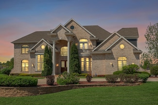 18290 Prairie Falcon Ln, Brookfield, WI 53045
