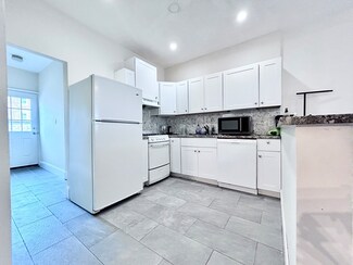 61 Thatcher St Unit 2, Brookline, MA 02446