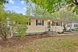 328 S 14th St Unit 3, Saint Charles, IL 60174