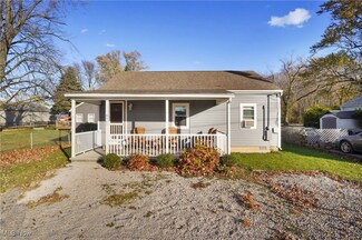 4962 Lomas Ln, Geneva, OH 44041
