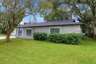 1113 Oakhill St, Seffner, FL 33584