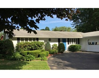 3 River Dr, Hadley, MA 01035