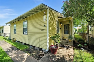 10629 Flaxman St, Houston, TX 77029