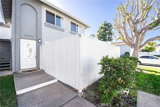 19792 Bromley Ln Unit 3, Huntington Beach, CA 92646