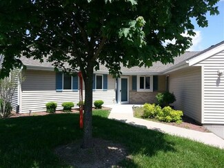 109 Oxford Ln, Cambridge, WI 53523