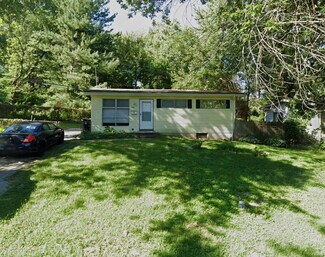 3901 Cranberry Ln, Saint Louis, MO 63121