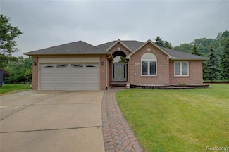 33182 Opus Ct, Sterling Heights, MI 48312
