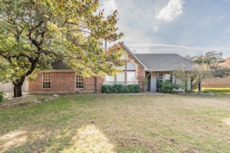 928 Herby Del Trail, Azle, TX 76020