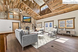 486 Hunter-Lysik Way, Laurel Springs, NC 28644