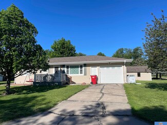 411 N Quince, de Witt, NE 68341