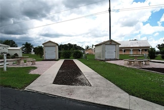 2969 Fairway Dr Unit 32, Bowling Green, FL 33834