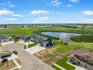 2613 21st St NW Unit Pheasant's Run Subdi, Minot, ND 58703