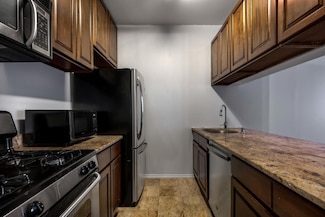 350 Albany St Unit 4L, New York, NY 10280