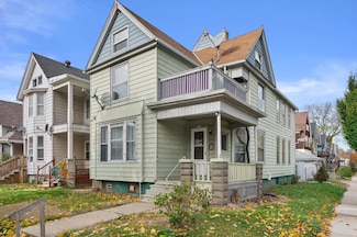 2400 W Scott St, Milwaukee, WI 53204