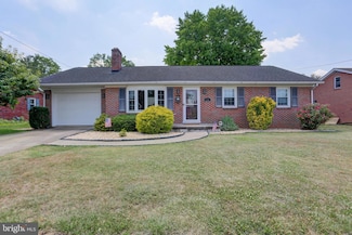 522 Mentzer Ave, Chambersburg, PA 17201