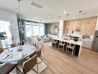 752 Curtin St, Houston, TX 77018