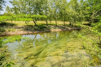 101 Betty Dr, Bandera, TX 78003