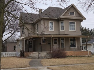 924 N 6th St, Rochelle, IL 61068