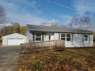 2910 Green Acres Dr, Mulliken, MI 48861