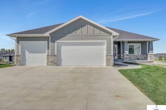 8709 S 82nd St, Lincoln, NE 68516