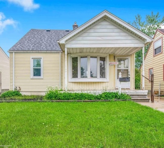 27324 Larchmont St, Saint Clair Shores, MI 48081