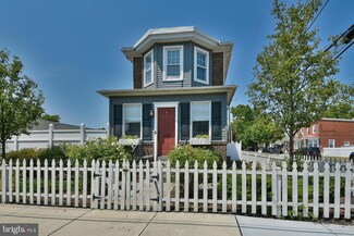 1020 Beaver St, Bristol, PA 19007