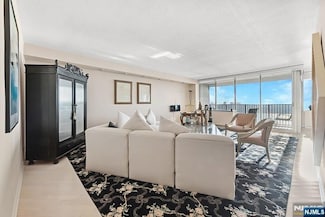 6 Horizon Rd Unit 1801, Fort Lee, NJ 07024