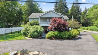 2975 John C McNamara Dr, Brackney, PA 18812