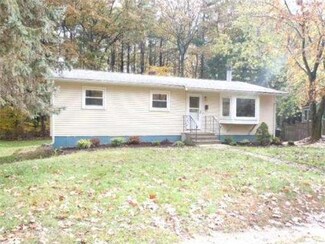 17 Crestwood Rd, Leicester, MA 01524