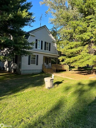 407 E Walnut St, Floris, IA 52560