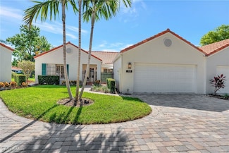 731 Reef Point Cir, Naples, FL 34108