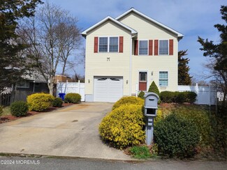 63 Atlantic Ave, Waretown, NJ 08758