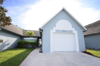 9419 Tara Cay Dr, Seminole, FL 33776