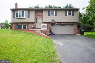 253 Meadowlark Dr, Ephrata, PA 17522